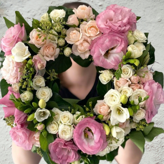 Funeral tribute, Wreath in pastel colours